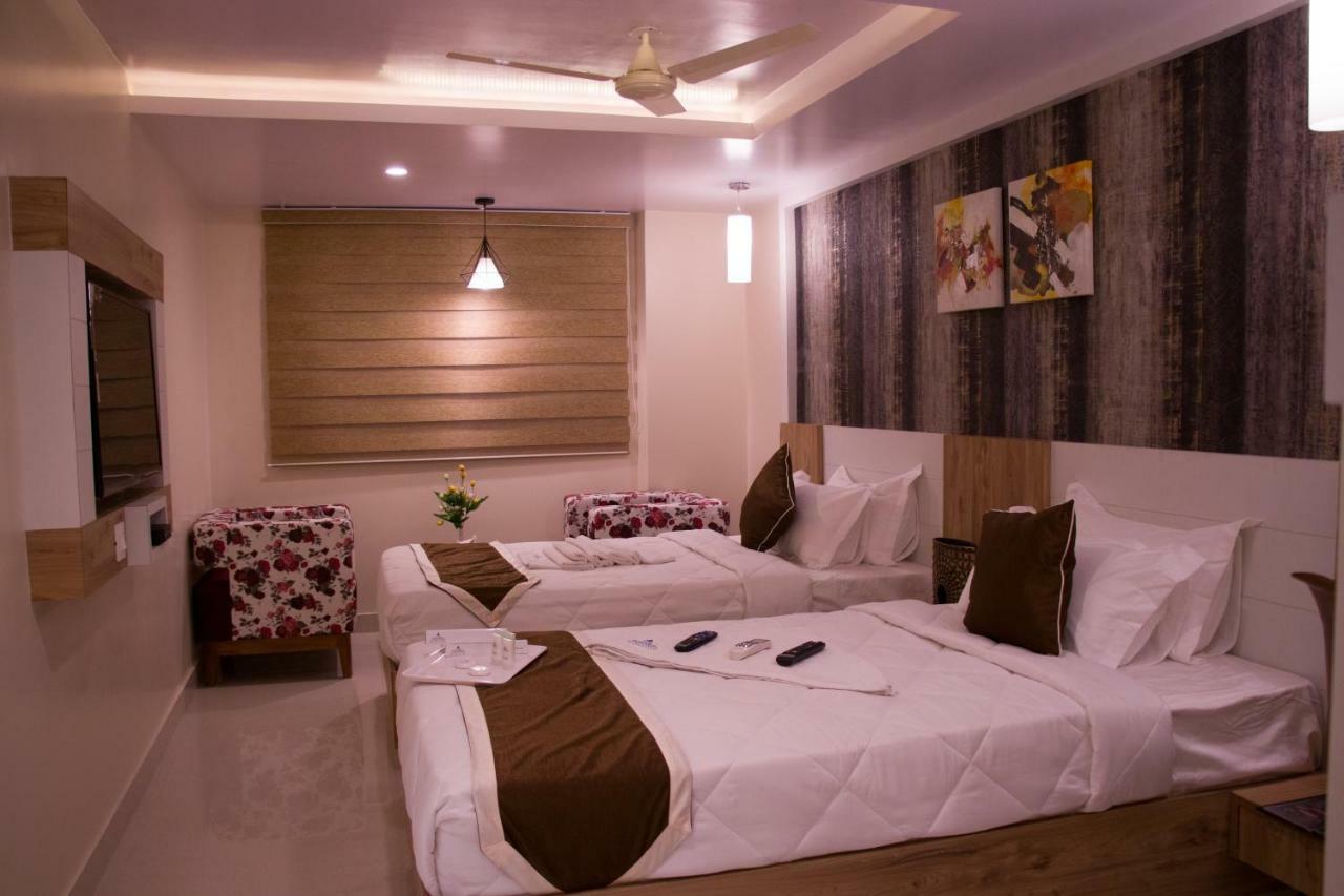 Hotel Monarch International Bangalore Exterior foto